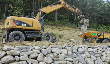 CAT 313 D Kolesové rýpadlo otočné